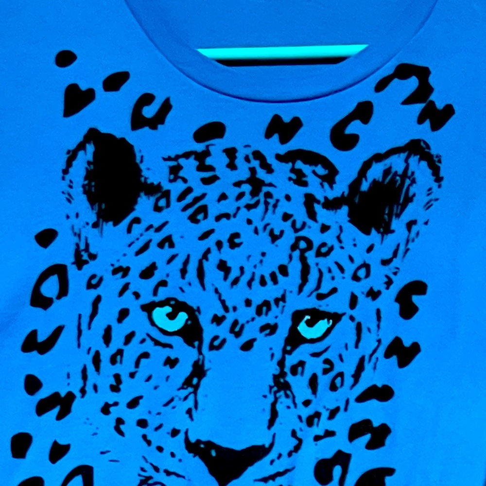 T-shirt animal planet label No flaws rare vintage short slv Unisex Leopard